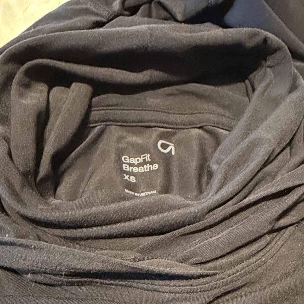 GAP GapFit Breathe Men's Black Turtleneck Sweater